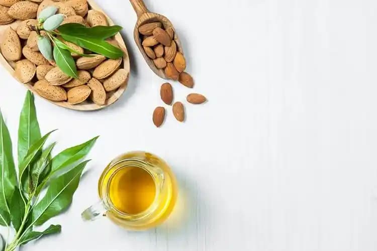 Tatlı Badem Yağı Yüze Uygun Mu ve Cilt Sağlığına Faydaları