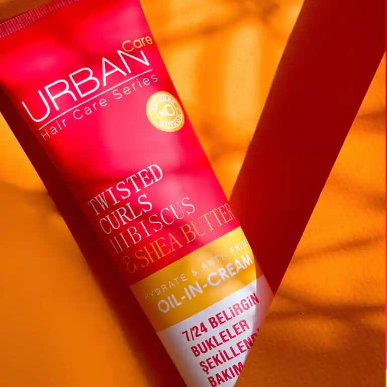Urban Care Twisted Curls Hibiscus & Shea Butter Serisiyle Kıvırcık ve Dalgalı Saçlar İçin Doğal Bakım Çözümü