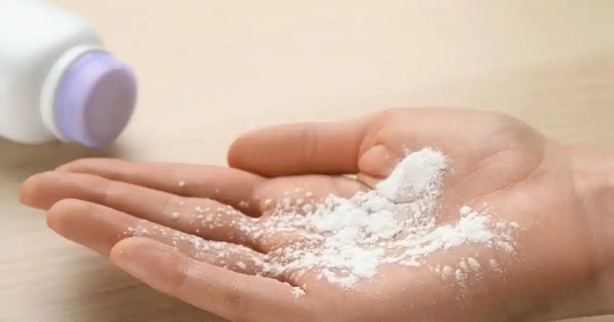 Yetişkinlerde Pişik Pudrası Kullanımı: Güvenli ve Etkili Bakım Rehberi