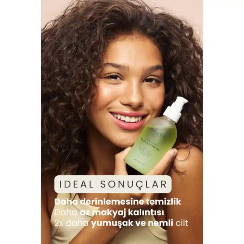 Yüz Yağı Temizleme Rehberi: Doğru Teknikler ve Ürünlerle Sağlıklı Cilt Bakımı