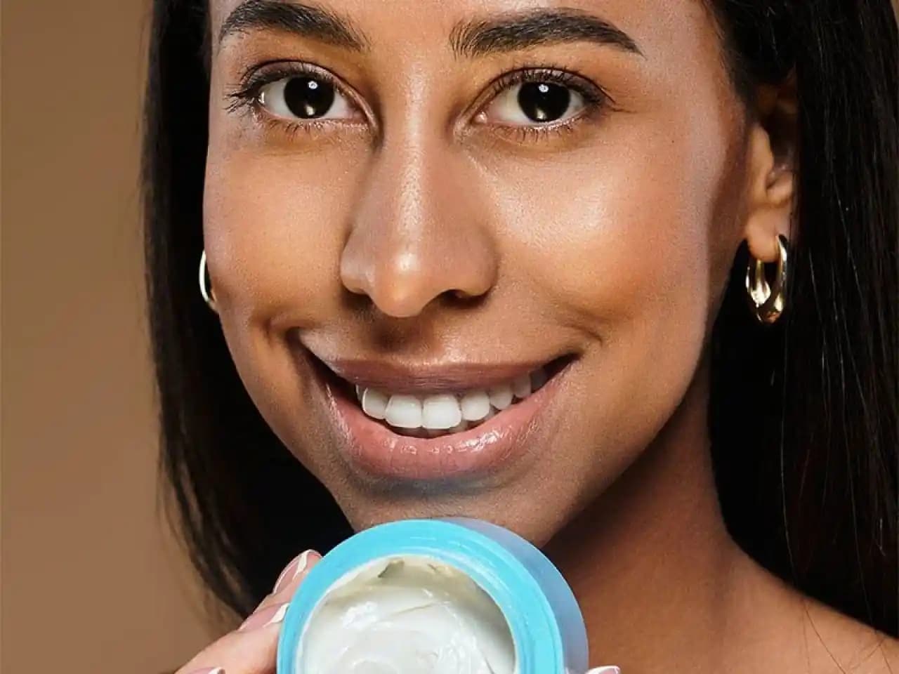 Yüzdeki Kızarıklık Nasıl Geçer: Nedenleri ve Etkili Çözüm Yöntemleri