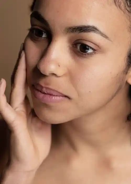 Yüzdeki Renk Eşitsizliği Nedenleri ve Çözüm Yolları