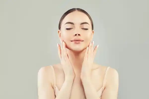 Yüze Doğal ve Etkili Tonik Tarifleri Cilt Bakımında Temel Rol Oynar