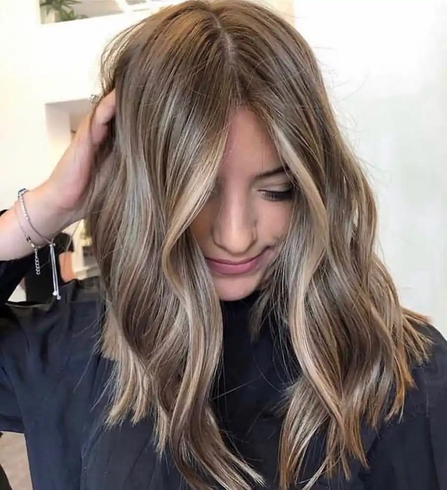 Saç Renkleri, Modelleri ve Estetik Dünyasındaki Rolü: Yapıdan Kaynak Saça