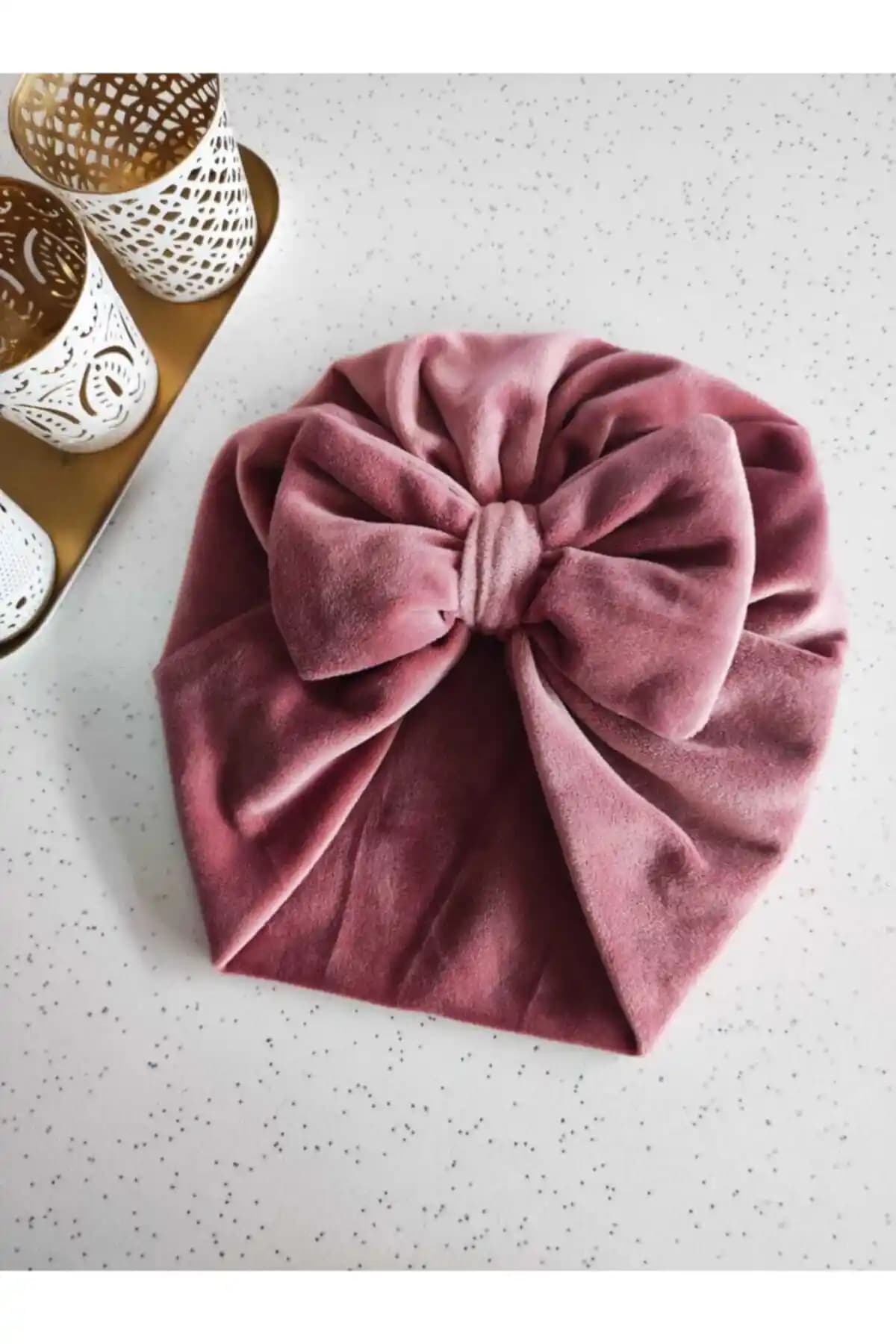 Elvin Aksesuar Gül Kurusu Rengi Çift Katlı Kadife Fiyonklu Bebek Bonesi Özellikleri