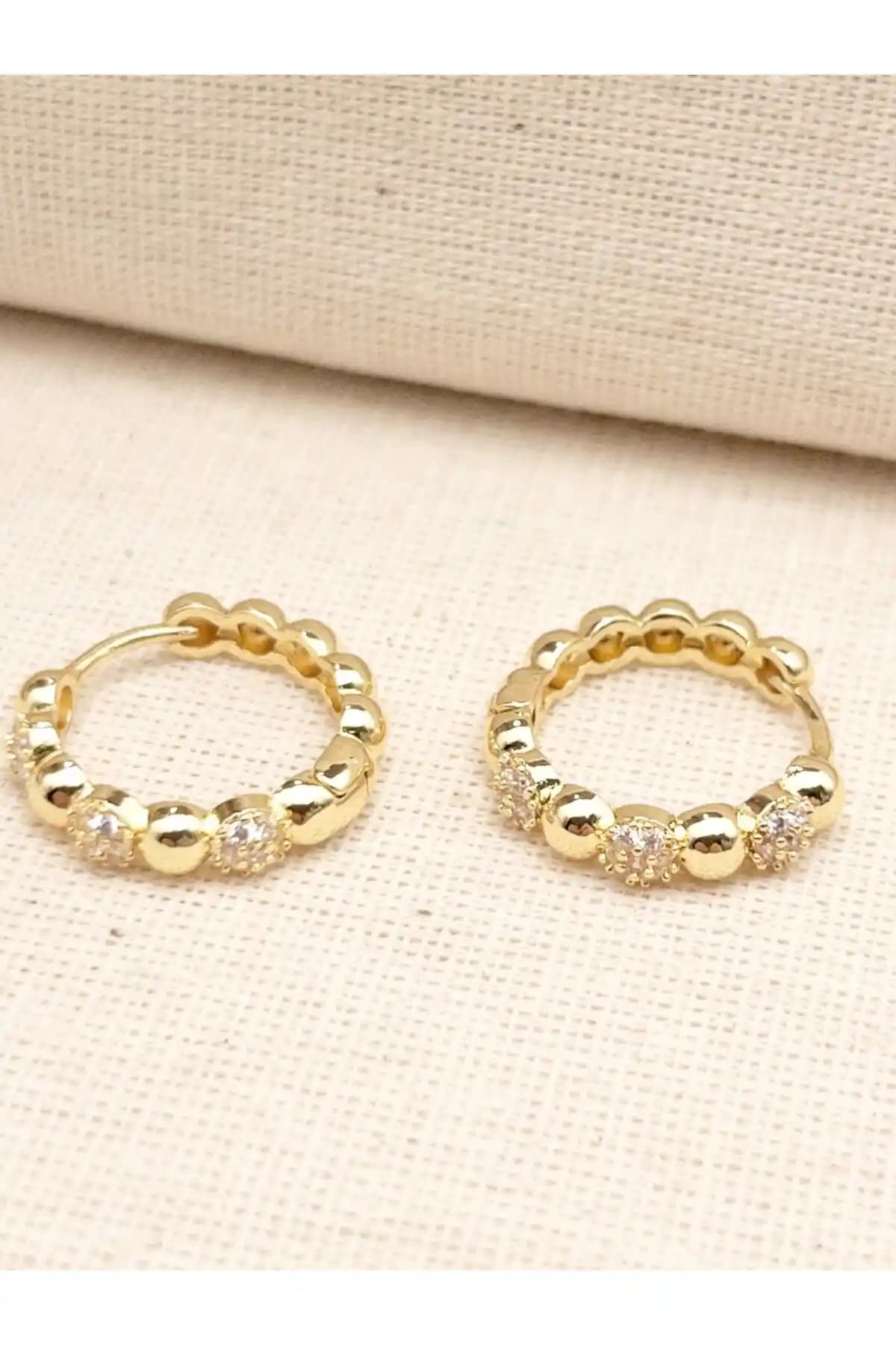 Siya Silver Özel Seri Zirkon Taşlı Dorika Topçuklu Çelik Küpe – Hediye Kutulu