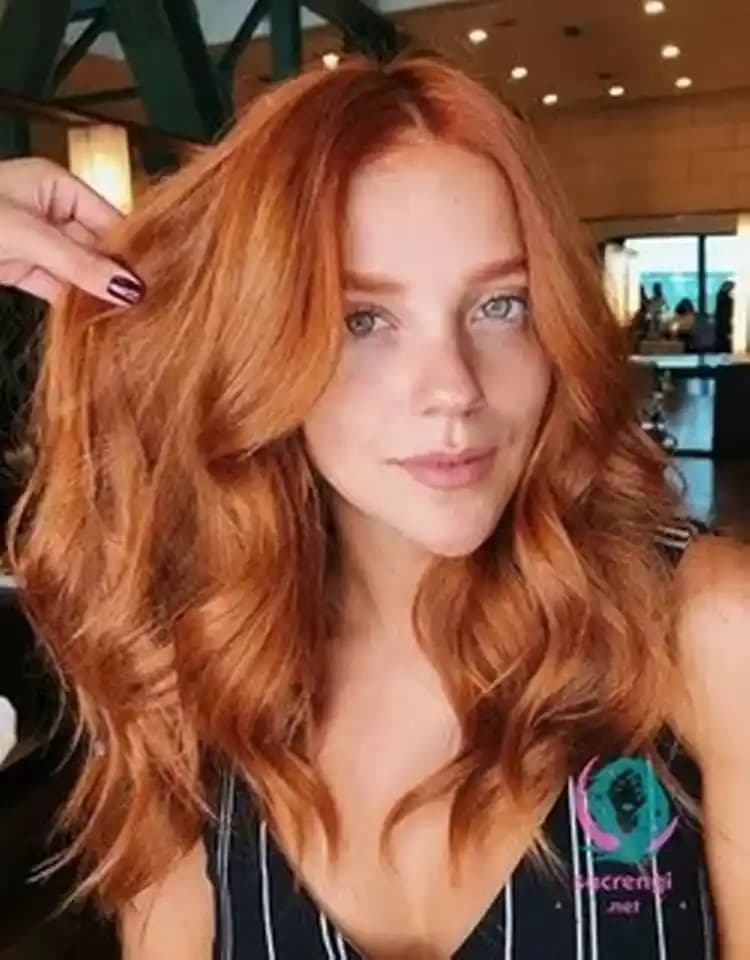 Açık Bakır Rengi Kozmetik ve Kişisel Bakımda Doğal ve Şık Bir Seçenek Olarak Popülerlik Kazanıyor