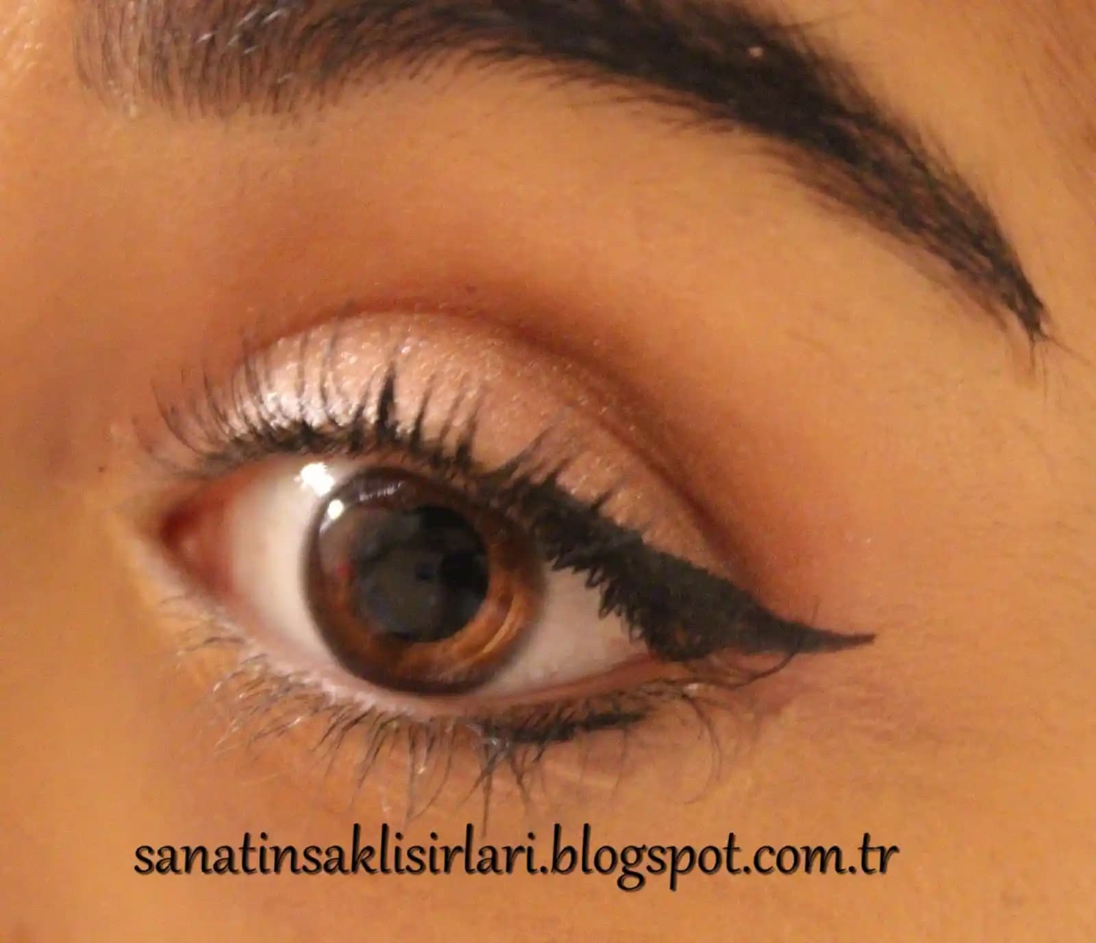 Sade ve Şık Göz Makyajı Rehberi Minimalizm ve Zarafetin Buluşması