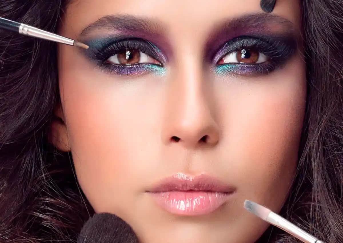 Yeni Başlayanlar İçin Makyaj Rehberi: Temel Adımlarla Doğal ve Güzel Görünüm Yaratma