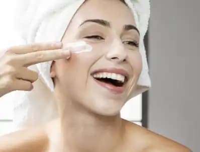 Yüz Bakımı ve Cilt Sağlığı İçin Doğru Ürün Seçimi ve Uygulama Rehberi