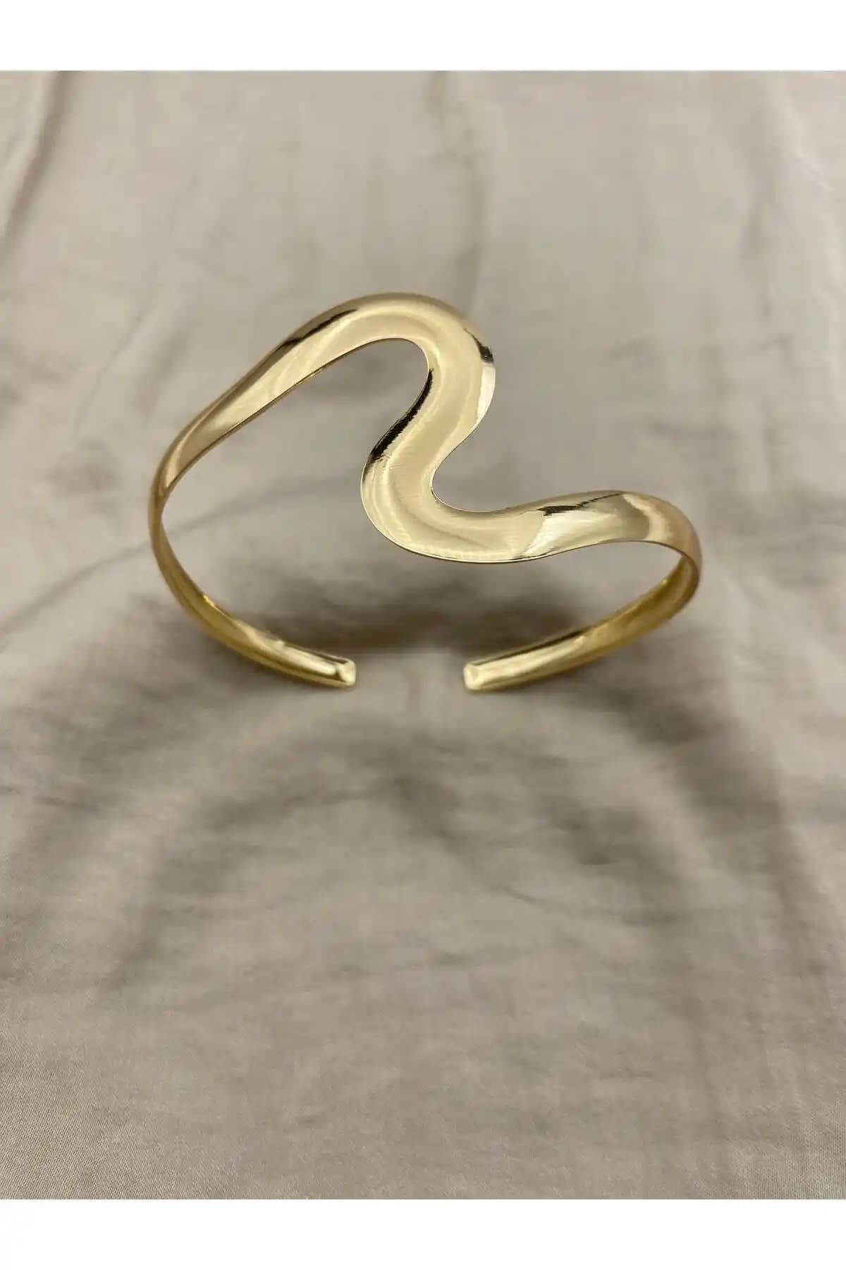 Hedef Bijuteri Dalgalı Model Gold Renk Ayarlanabilir Kol Pazu Bilekliği Şıklığı