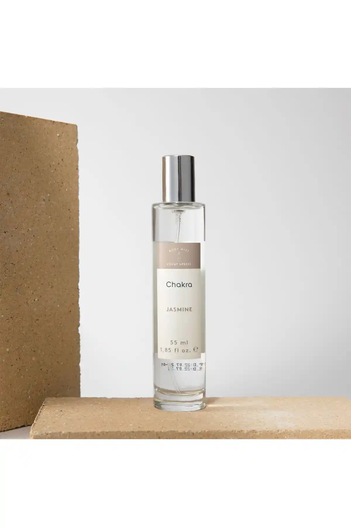 Chakra Jasmine Vücut Spreyi 55 ml doğal çiçek kokusu ile gün boyu ferahlık sağlar