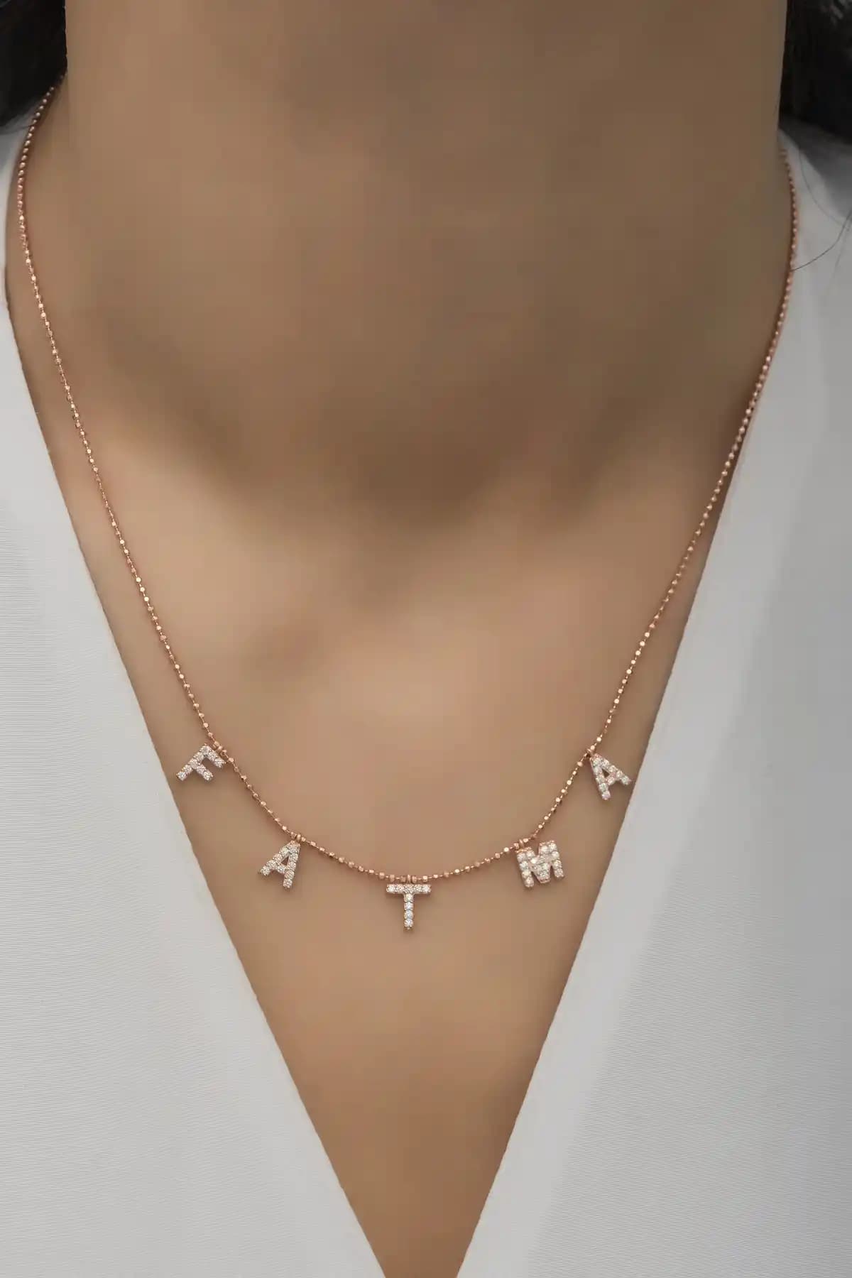 Klas Güçmüş Kişiye Özel İsimli Gümüş Kolye Zarif ve Dayanıklı Tasarım