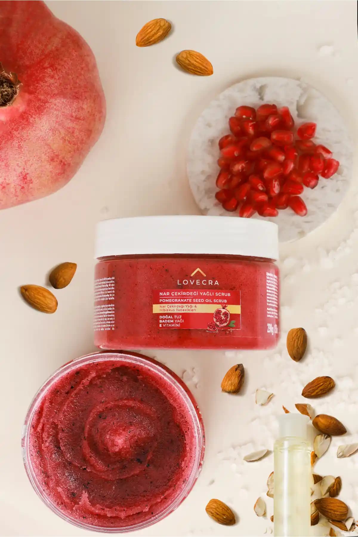 LOVECRA Body Scrub Doğal İçeriklerle Güçlendirilmiş Vücut Peelingi 250 ml
