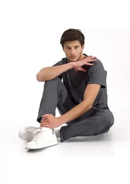 Sağlık Çalışanları İçin Konforlu ve Şık Likralı Üniforma ve Jogger Seçenekleri