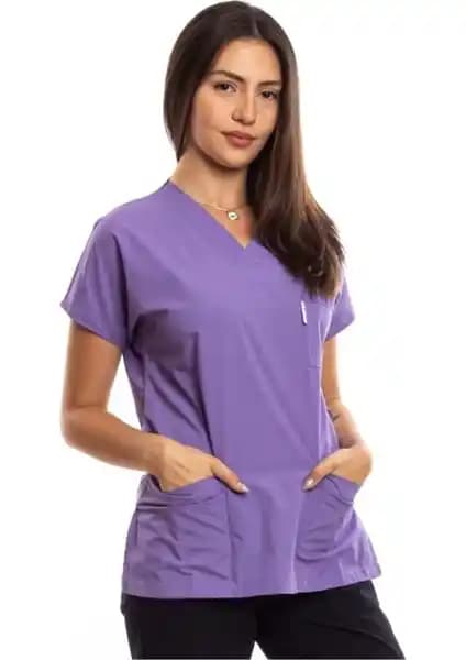 Simirna Cerrahi Üniforma Karşılaştırması: Lila ve Beyaz Üstlerin Özellikleri ve Kullanıcı Yorumları