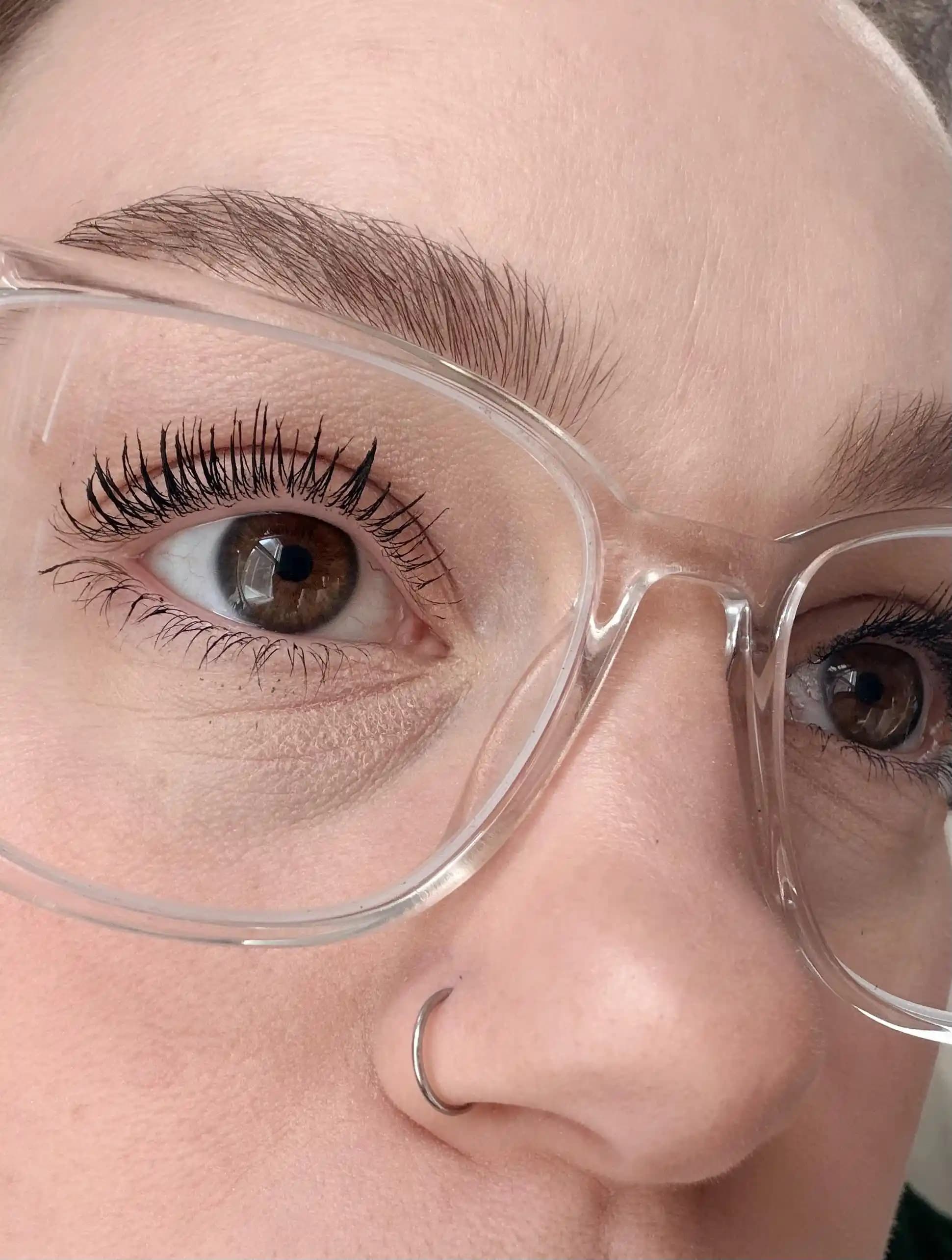 Göz Altı Kuruluğu: Nedenleri, Bakımı ve Makyajda Doğru Uygulamalar