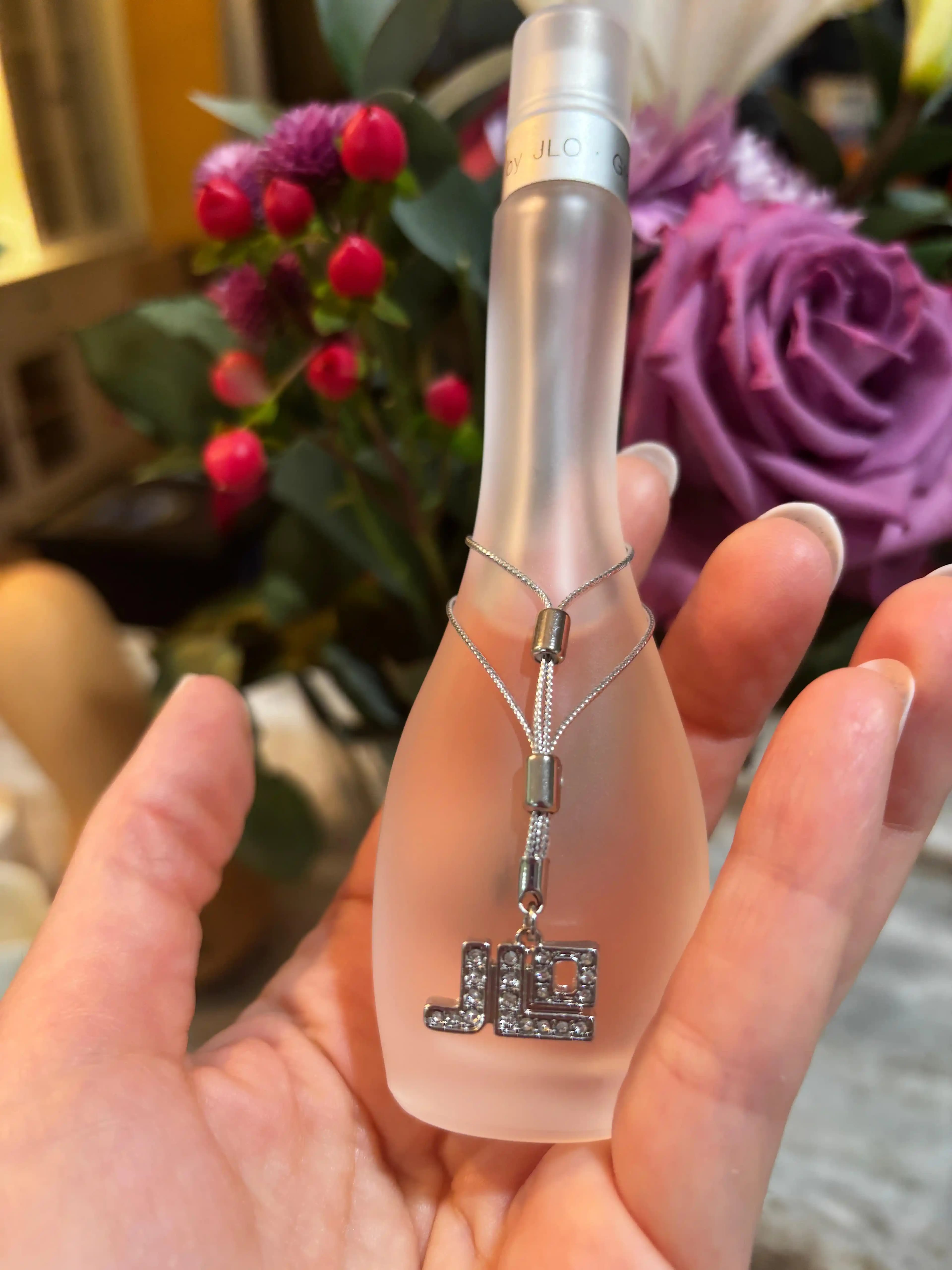 Parfüm Şişesi ve Koku Uyumsuzlukları: Tasarım ile Gerçek Koku Arasındaki Farklar