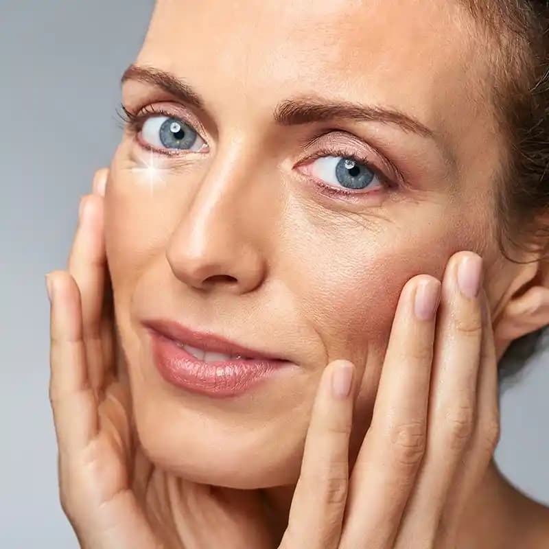 Yaşlanma ve Yüzdeki Değişikliklerle Mücadele: Etkili Tedavi ve Bakım Yöntemleri