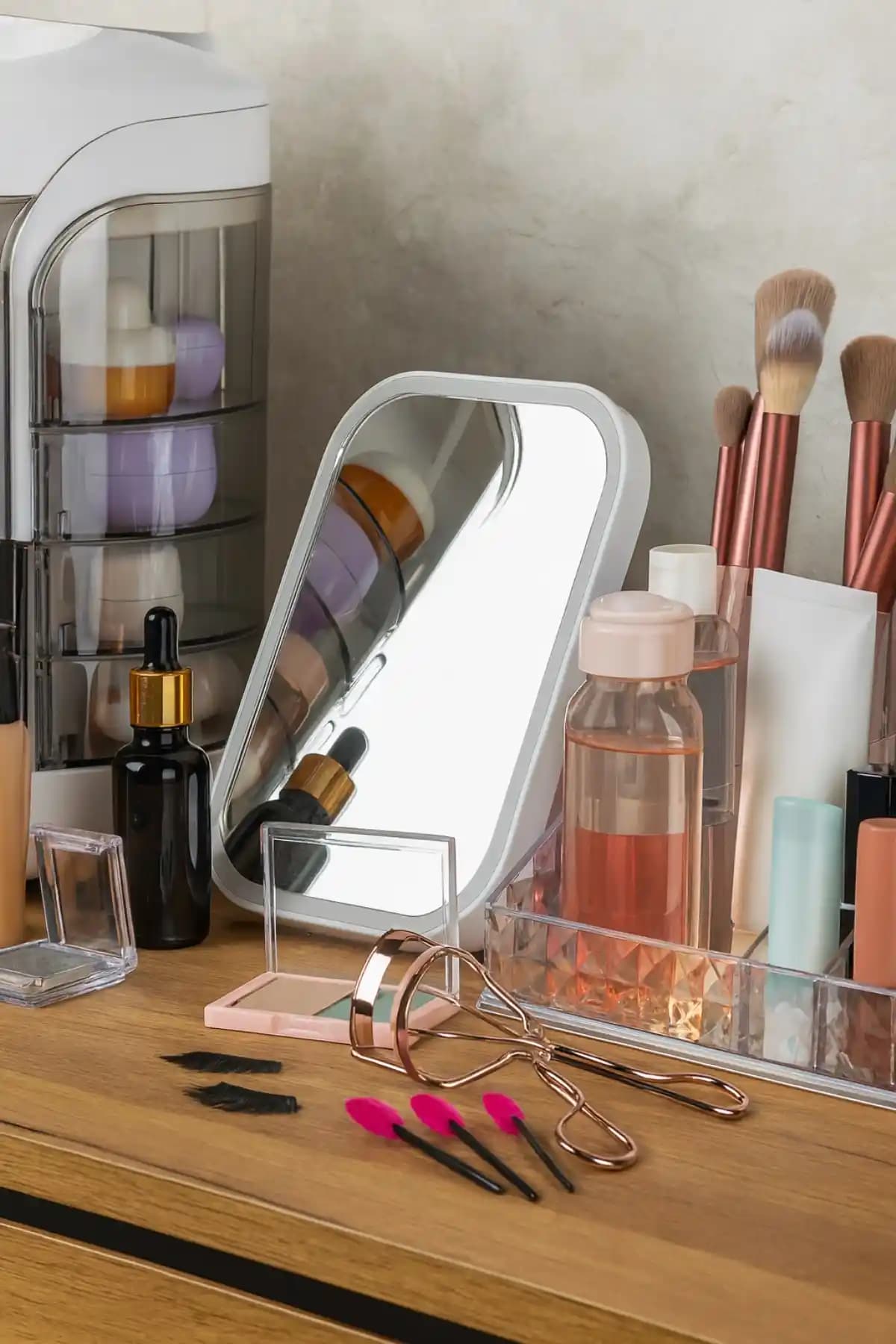 Hannah Beyaz Led Işıklı Makyaj ve Yüz Bakımı Aynası Detaylı İnceleme ve Kullanıcı Yorumları