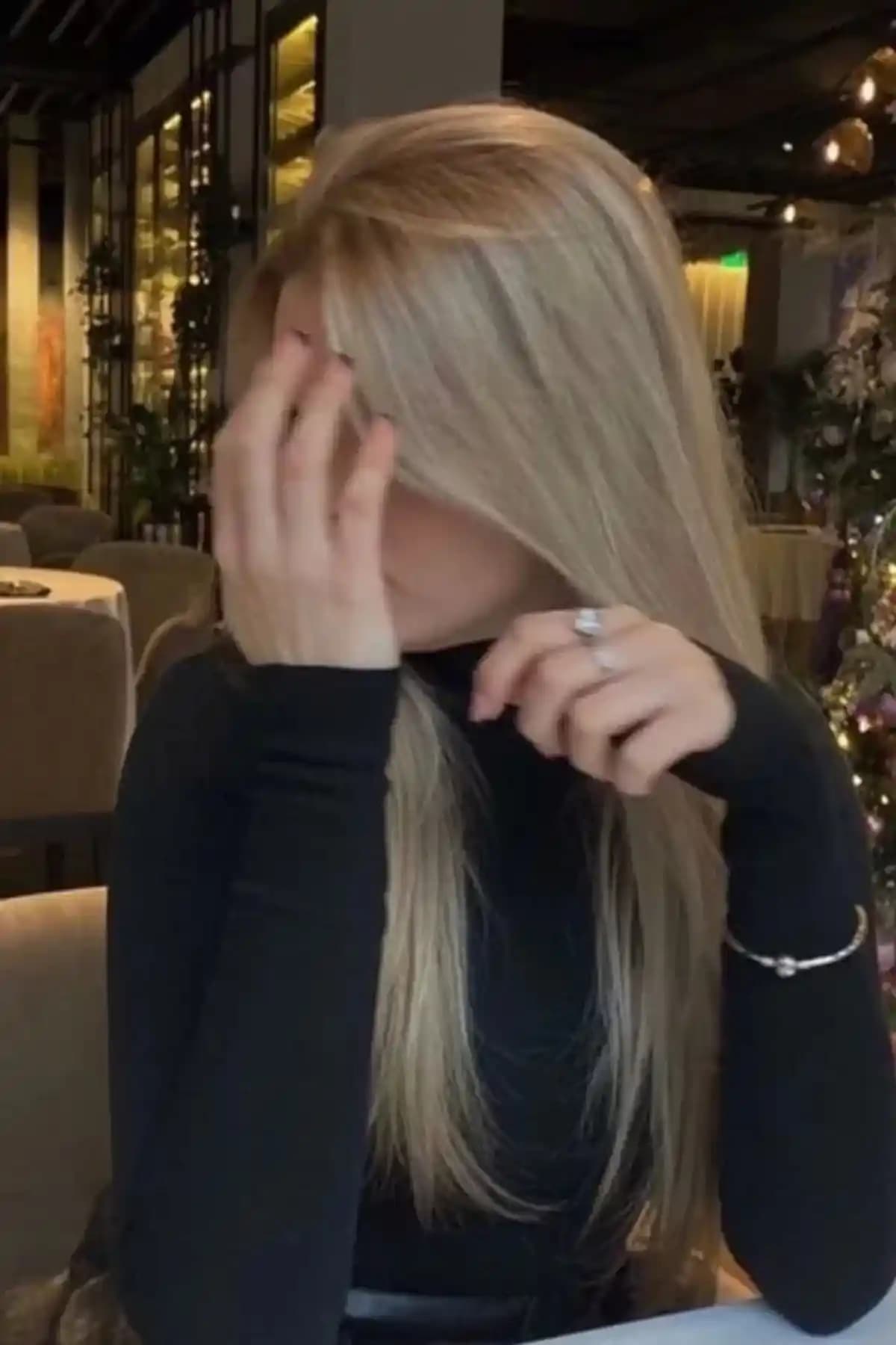 Misotrend Yarım Ay Çıtçıt: Hafif ve Düzleştirilebilir Saç Şekillendirme Aleti