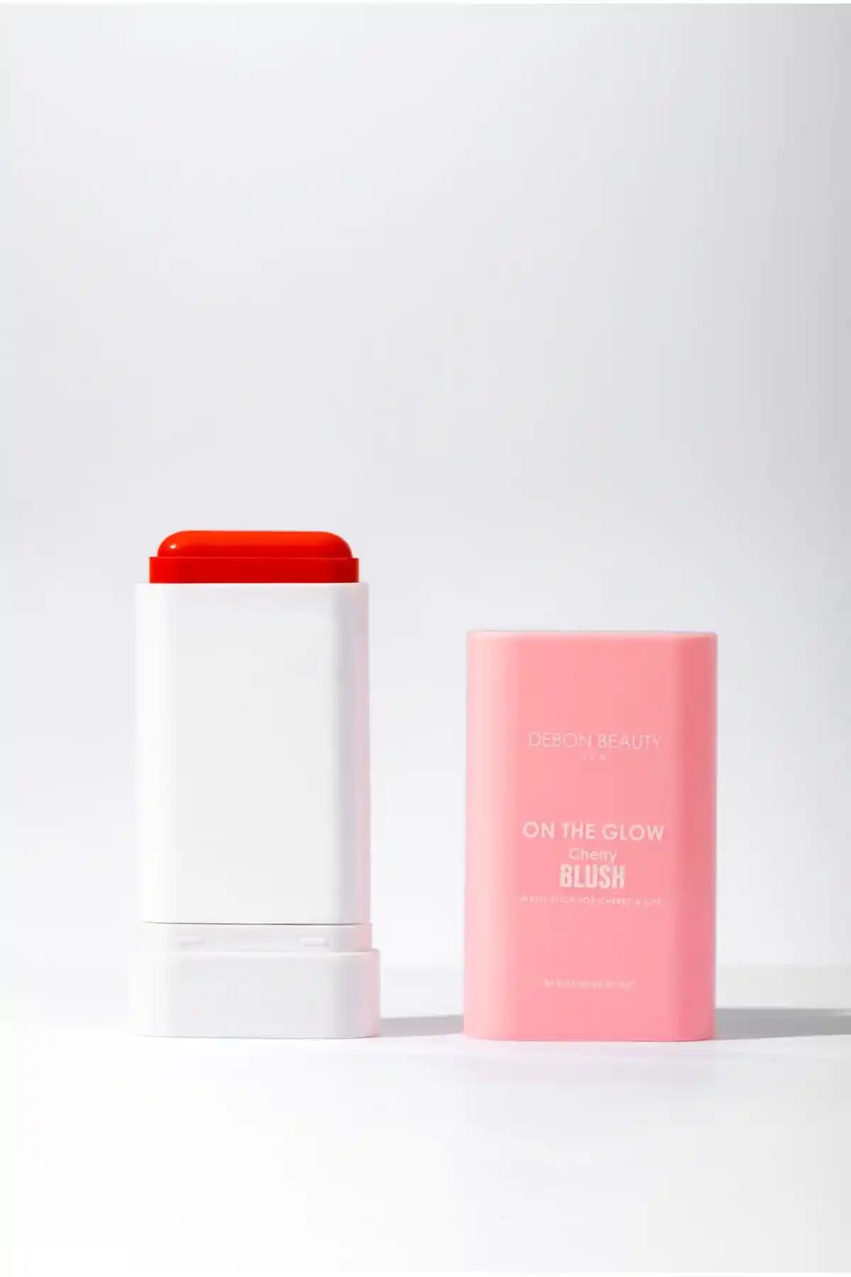 MÜBERYA SAĞLAM On The Glow Blush Cherry: Doğal Parlaklık ve Şıklık Sunan Pratik Allık