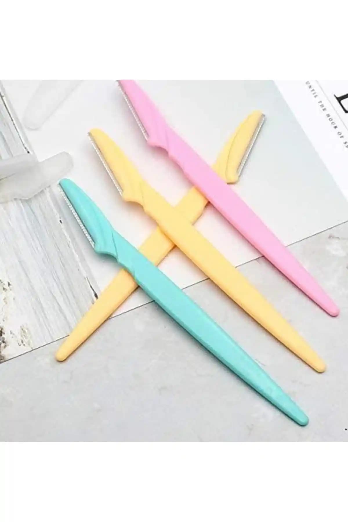 MUJGAN 4'lü Kaş Usturası Güçlü ve Güvenli Tıraş Deneyimi Sunan Pratik Çözüm