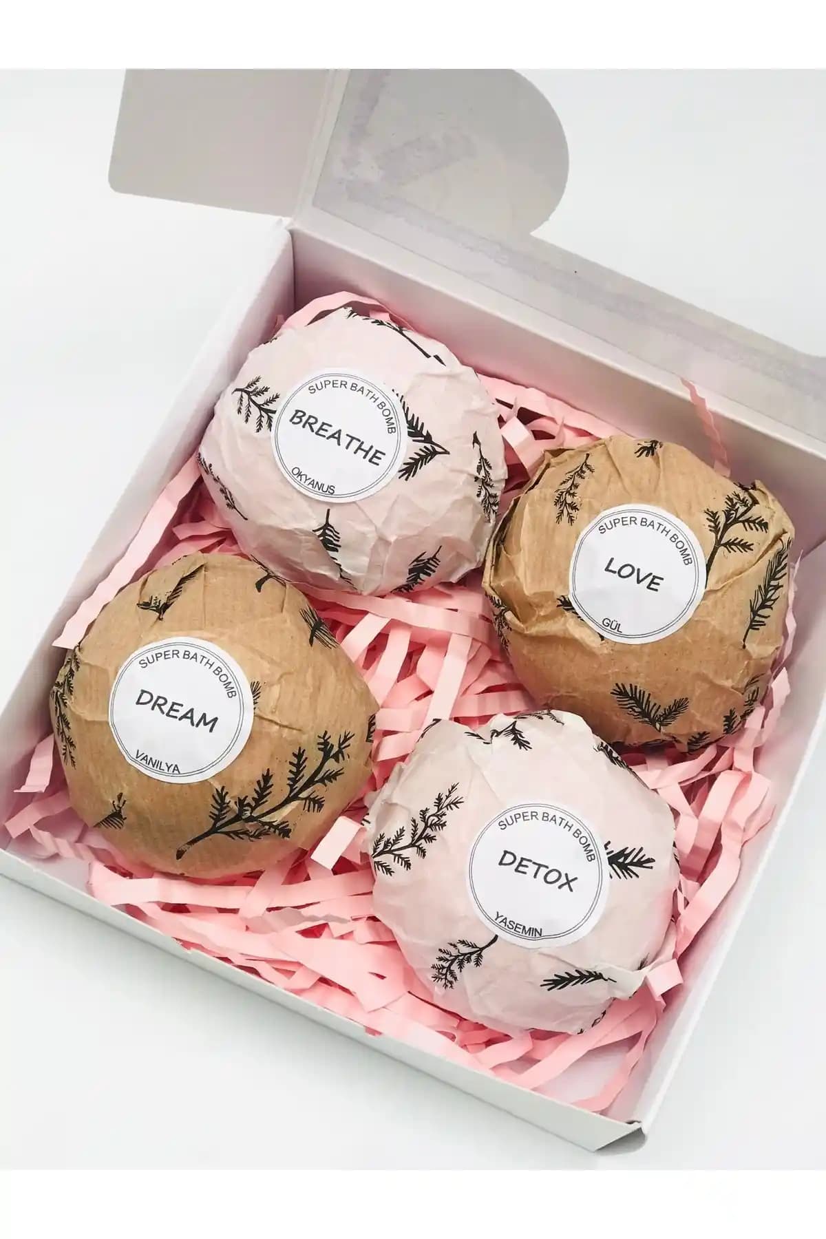 Super Bath Bomb Büyük Boy 4'lü Banyo Bombası Doğal İçerik ve Aromaterapi ile Spa Kalitesinde Deneyim