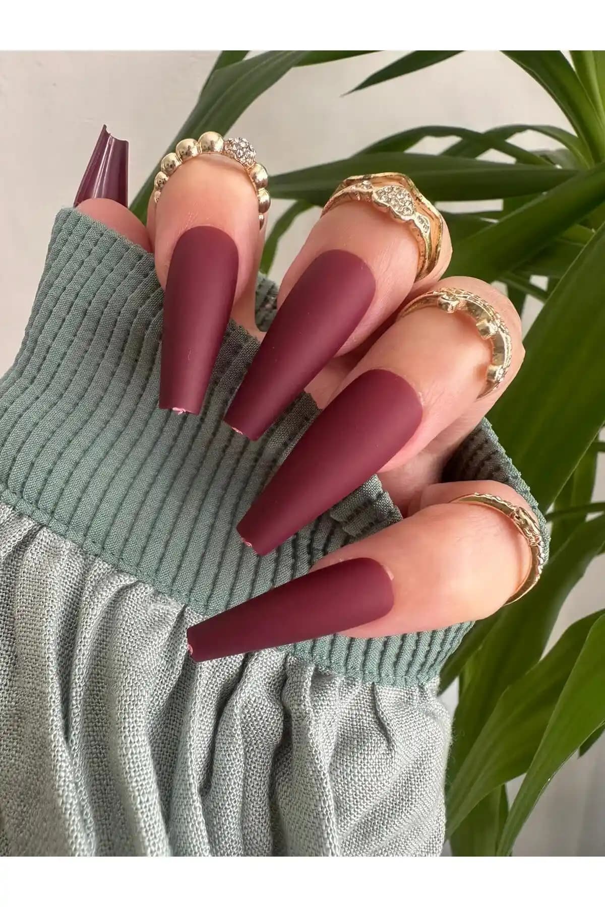 SYBELLE Kozmetik Bordo Mat Balerin Takma Tırnaklar Şık ve Pratik Kullanım İçin Uygun