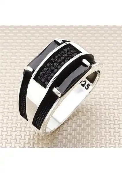 Prestige Gümüş Erkek Yüzük: Şıklık ve Dayanıklılığı Bir Arada Sunan Modern Takı