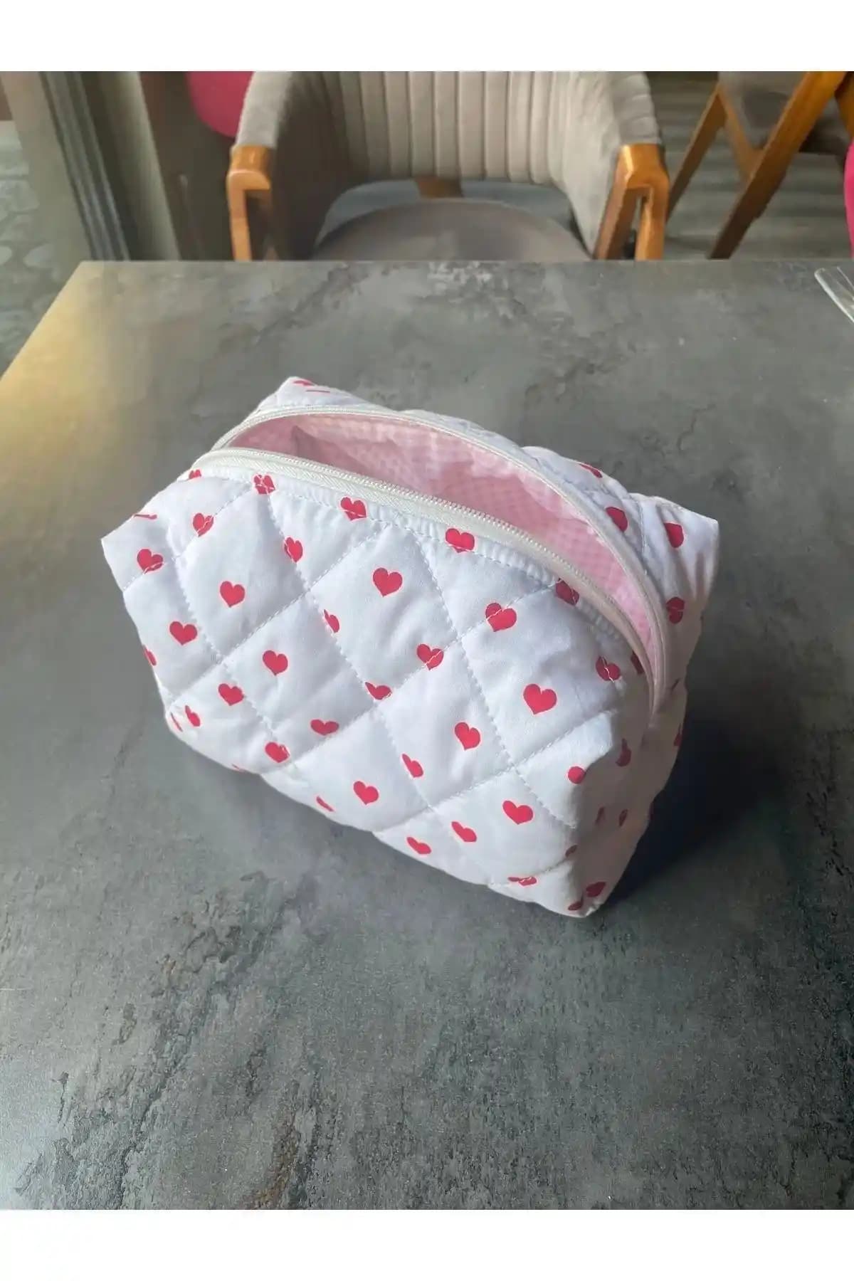 Elzripy ve mlio makyaj çantası karşılaştırması: tasarım, özellikler ve kullanıcı yorumları