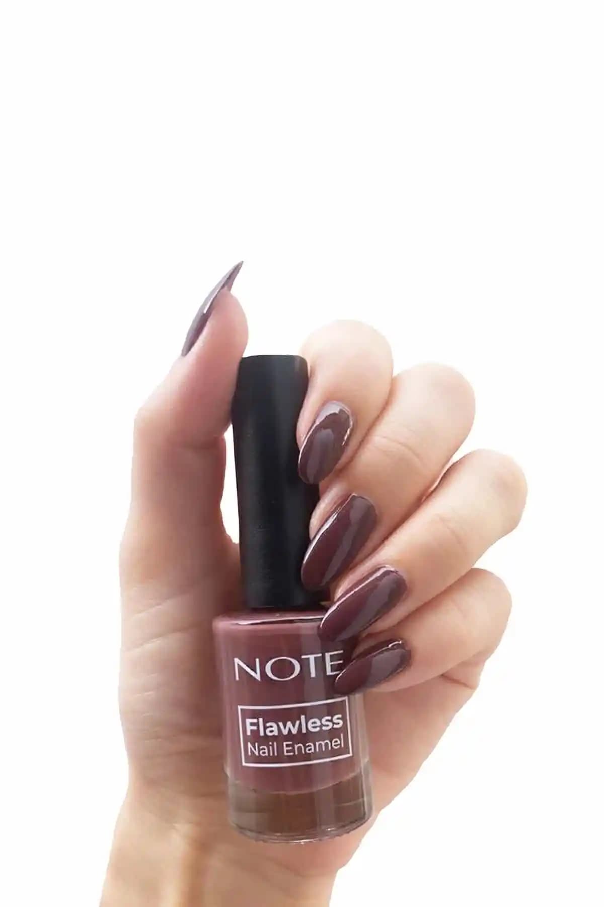 Note Cosmetics Nail Flawless 27 Royalty Oje: Kalıcı, parlak ve sağlıklı tırnaklar için ideal