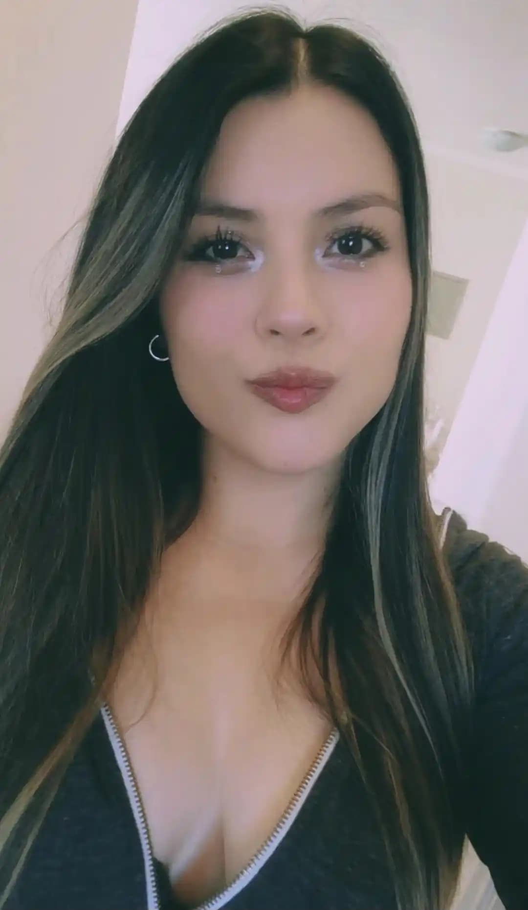 Gözlerde Sim Kullanımı: Estetik Teknikler ve Uygulama Önerileriyle Makyaj Rehberi