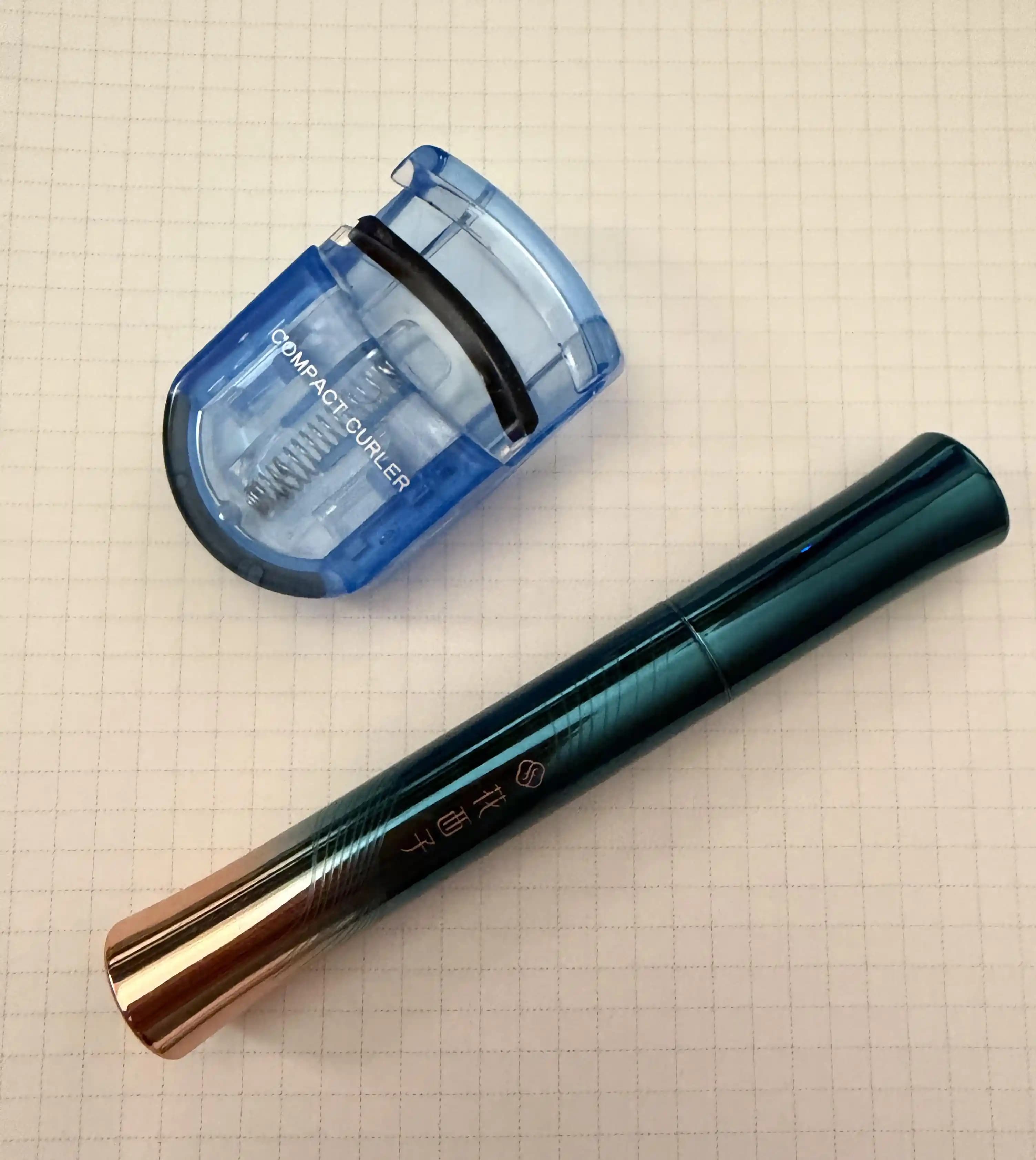 Plastik Seyahat Kirpik Kıvırıcıları ve Florasis Maskara: Kullanım ve Teknik İnceleme