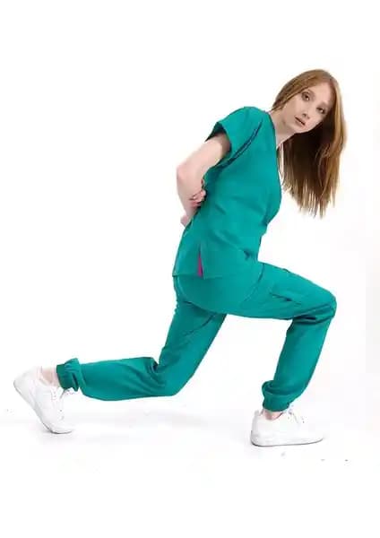 Sağlık Sektörü İçin Cerrahi Kıyafetleri Karşılaştırması ve Seçim Rehberi