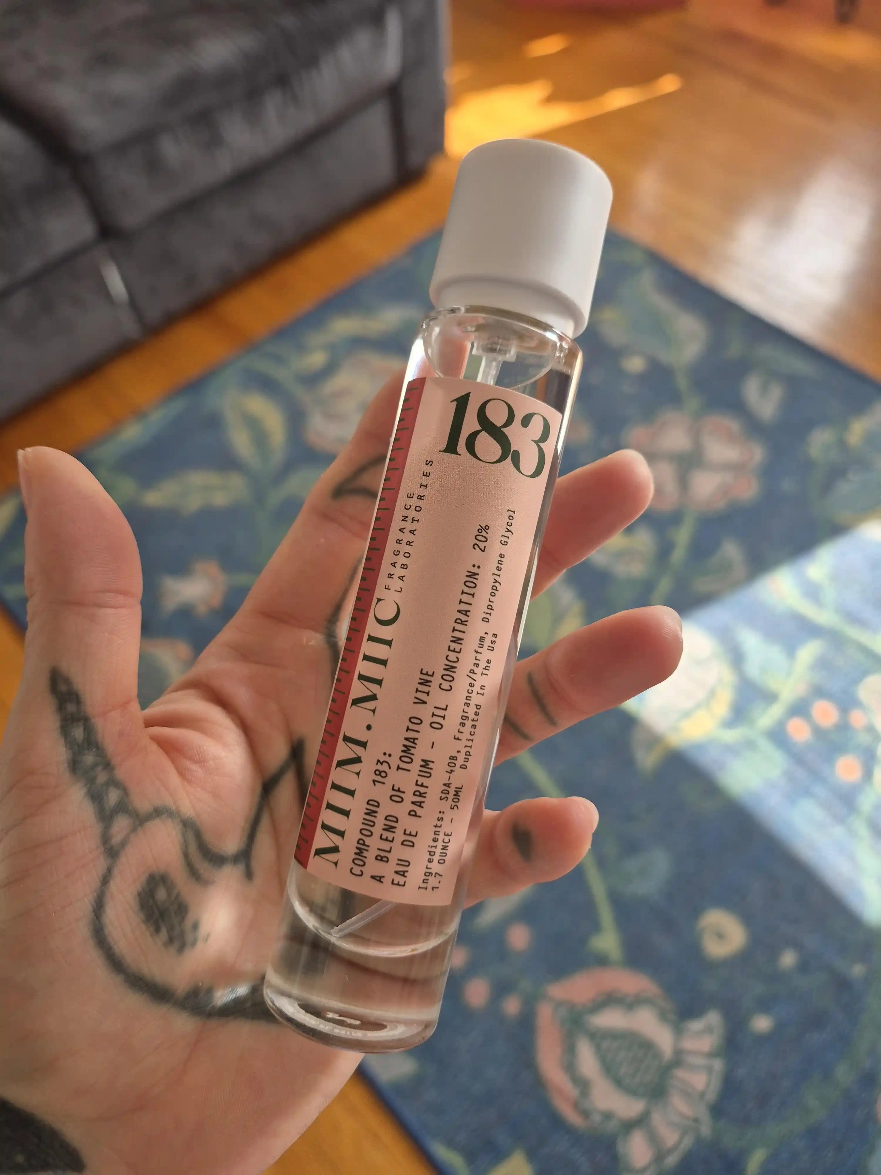 Mim Mic'in Yeni Domates Bitkisi Kokusu: Doğal Aroma ve Kullanıcı Deneyimleri