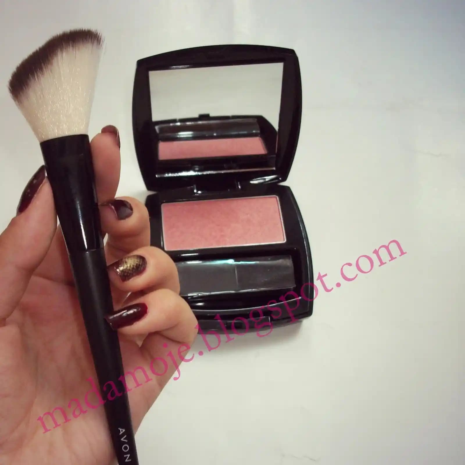 2025'te Oje Şeklinde Allık ile Makyajda Devrim Yaratın