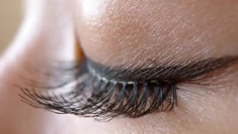Takma Kirpiklerin Doğru Temizliği ile Göz Sağlığını Koruma ve Bakımlı Görünüm