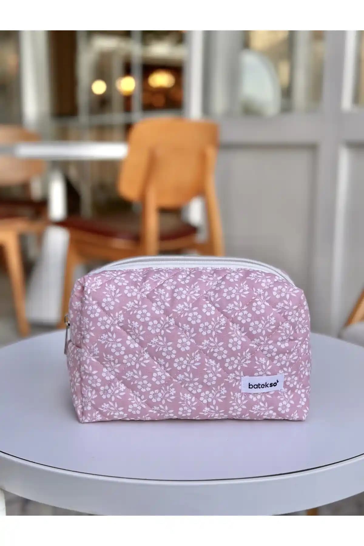 Batekso Büyük Boy Pembe Çiçek Desenli Makyaj Çantası Estetik ve Fonksiyonellik Bir Arada