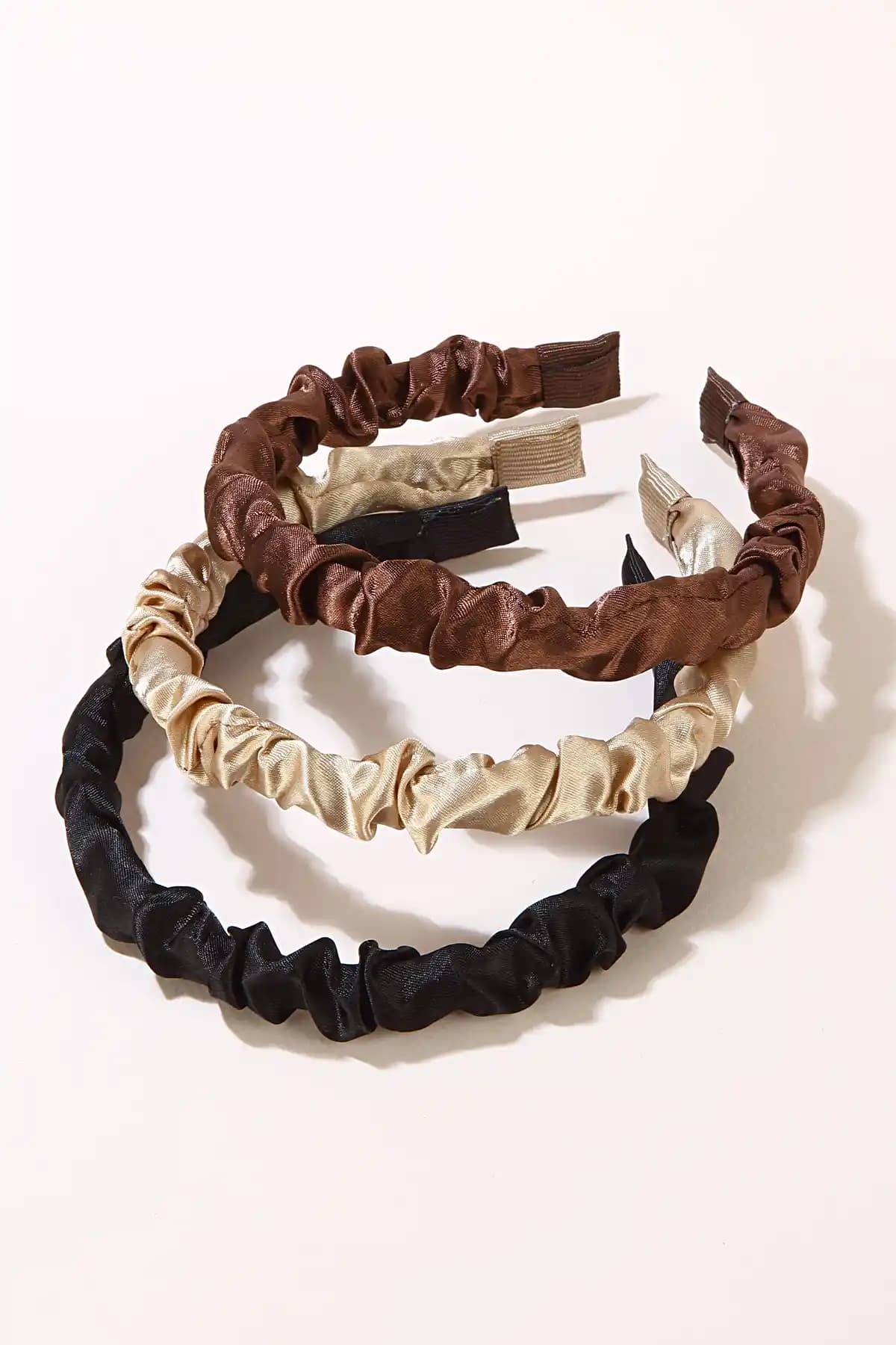 CSR Aksesuar 3'lü Nude Saten Taç Seti Şıklık ve Rahatlığı Bir Arada Sunar