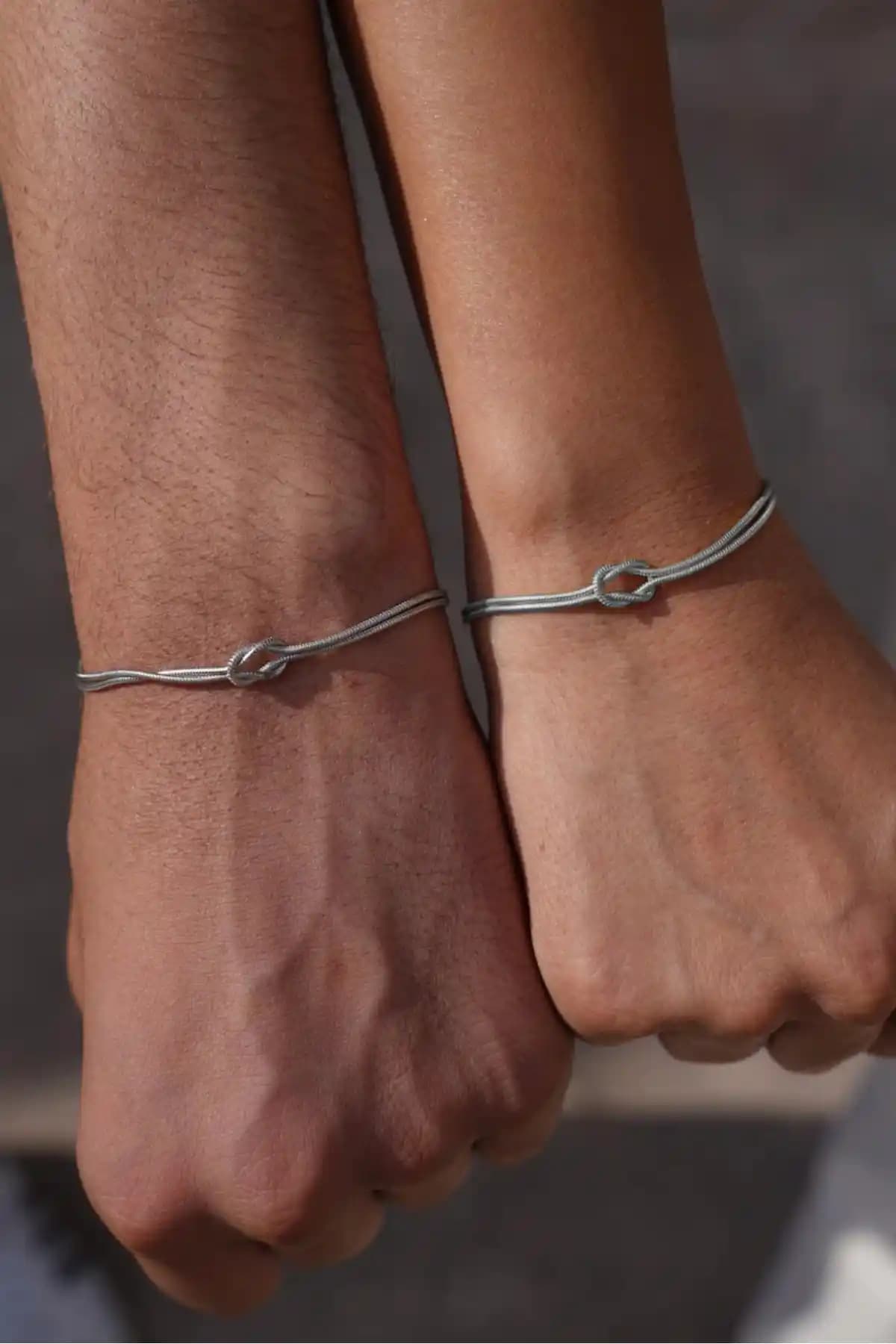 Düğüm Sonsuzluk Temalı Çelik Bileklikler Sevgi ve Bağlılığı Simgeleyen Şık Tasarım