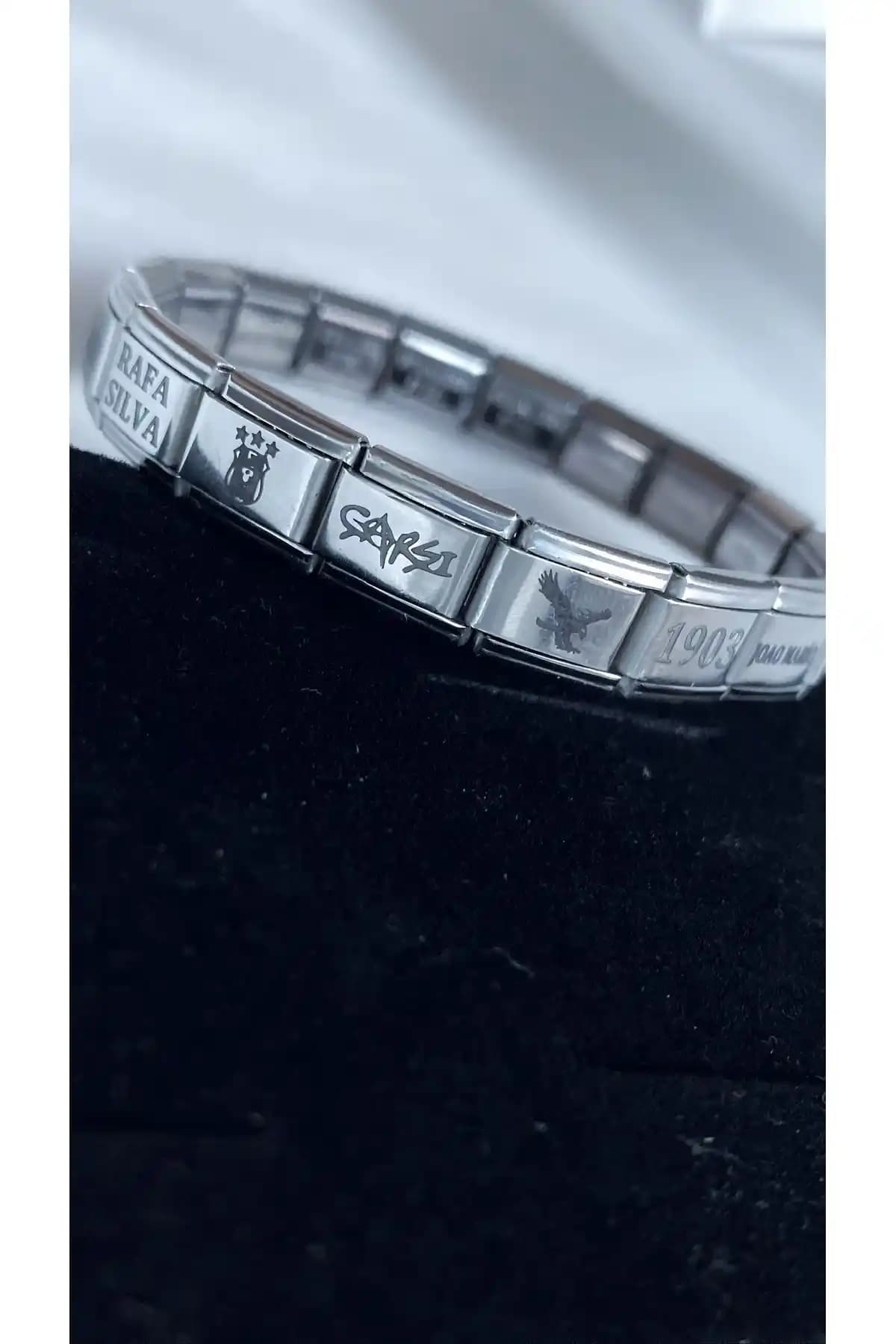 Evrim Akdamar Kartal Motifli Unisex Bileklik Modern Tasarım ve Dayanıklılık