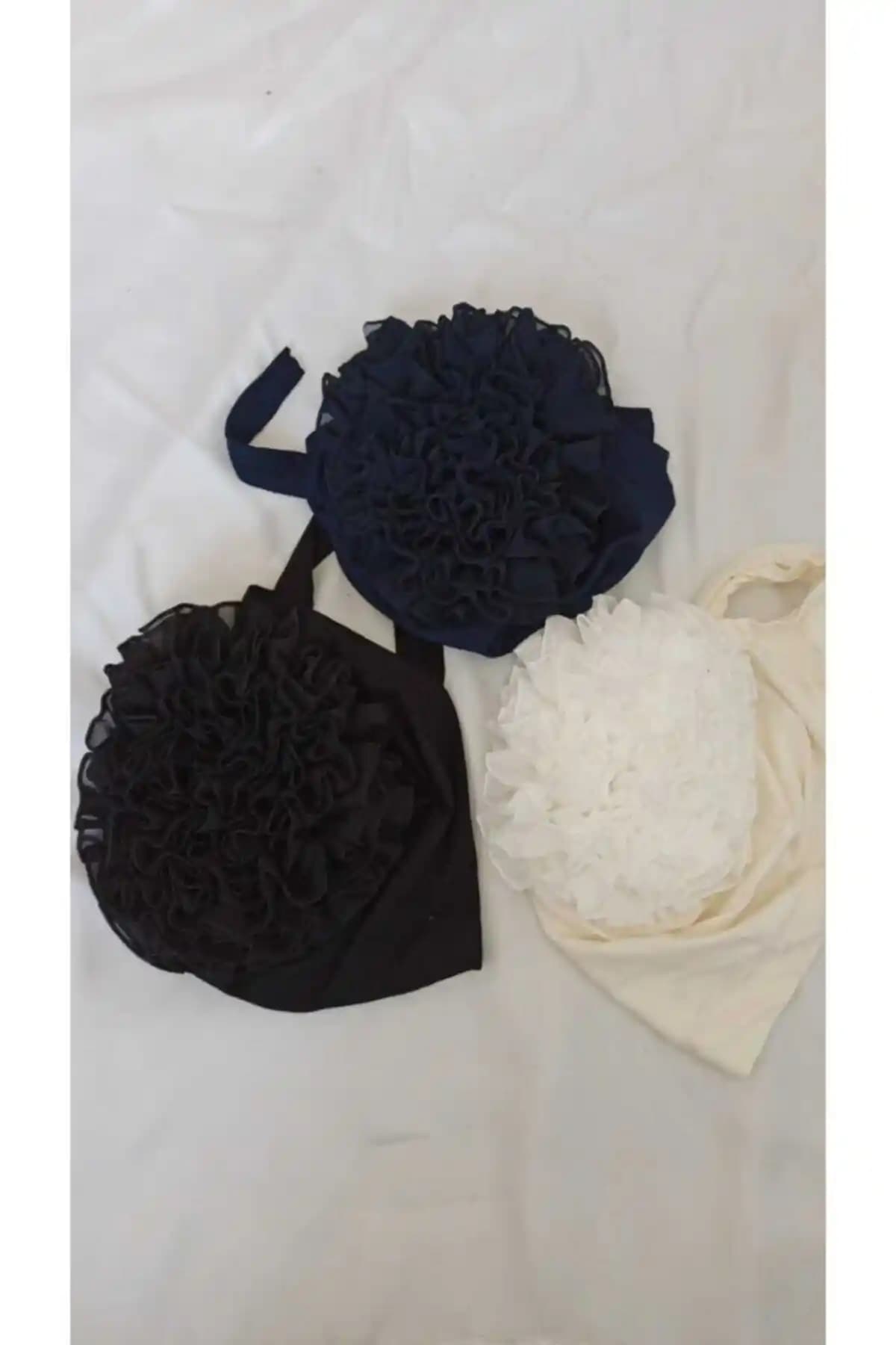 Genel Markalar 3'lü Fırfırlı Topuz Bone Seti Şıklık ve Konfor Sunar