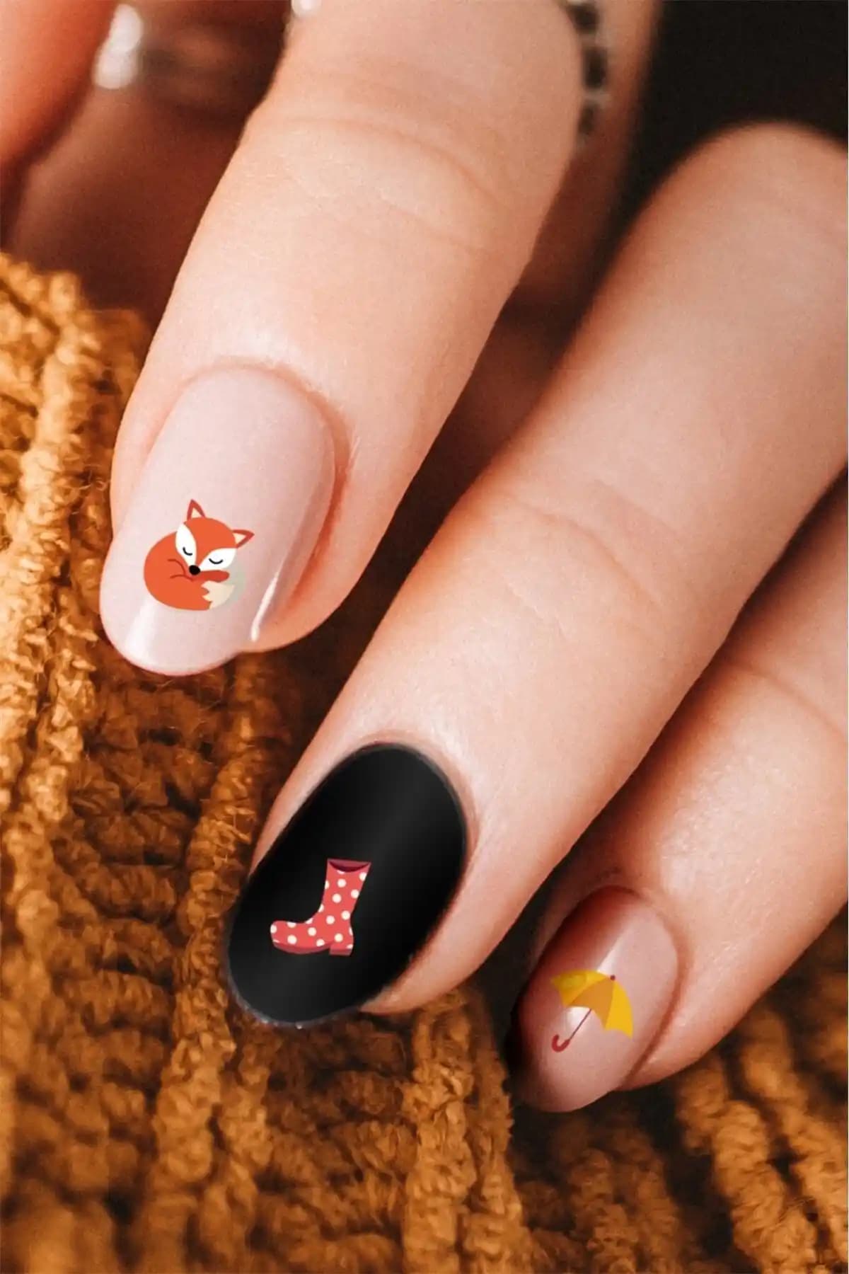 Modern Nail Art Çözümü: Şekil Tırnak Dövmesi ile Şık ve Kolay Uygulama