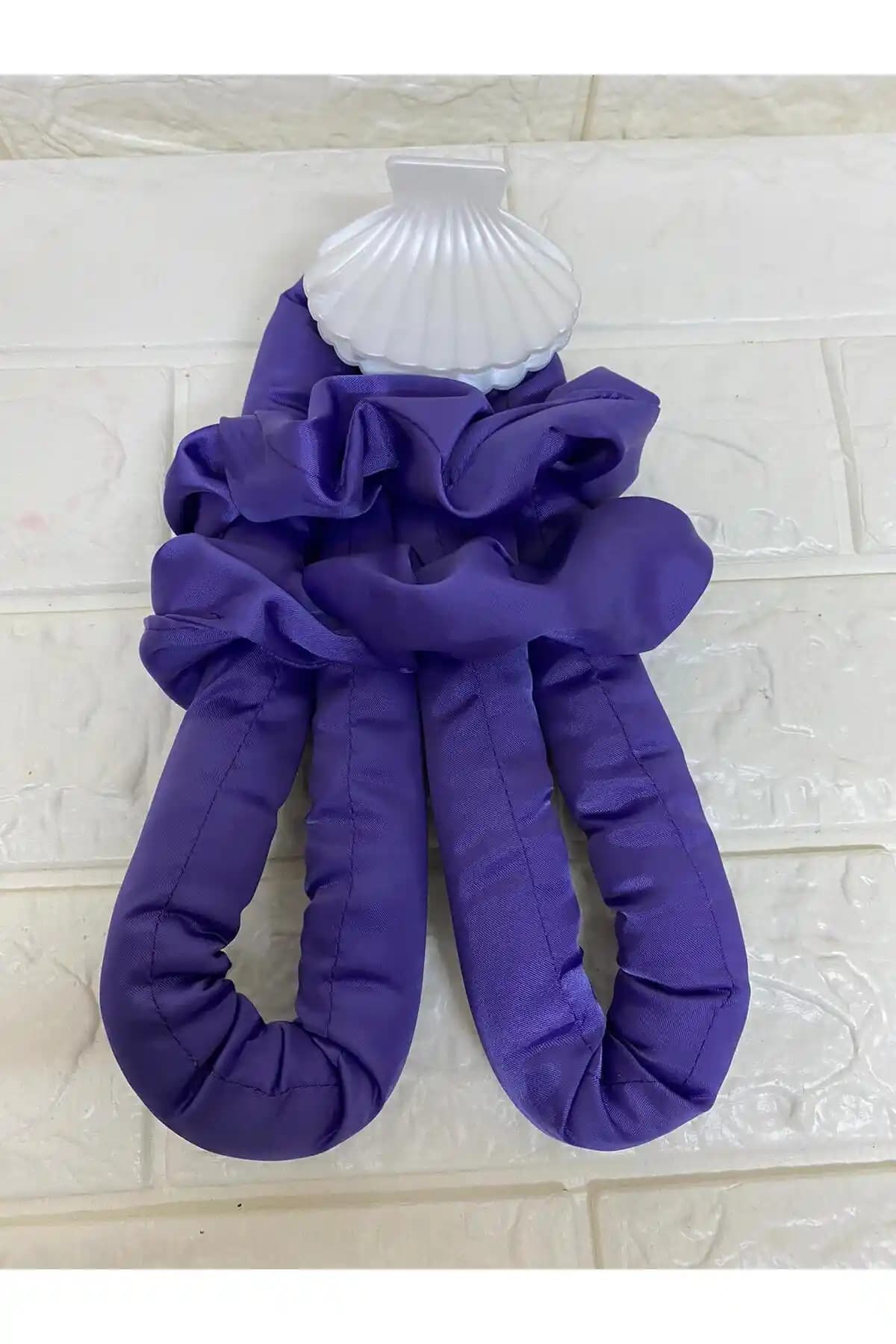 Saç Sağlığını Koruyan Isısız Saç Şekillendirme Seti ile Doğal Görünüm Elde Edin