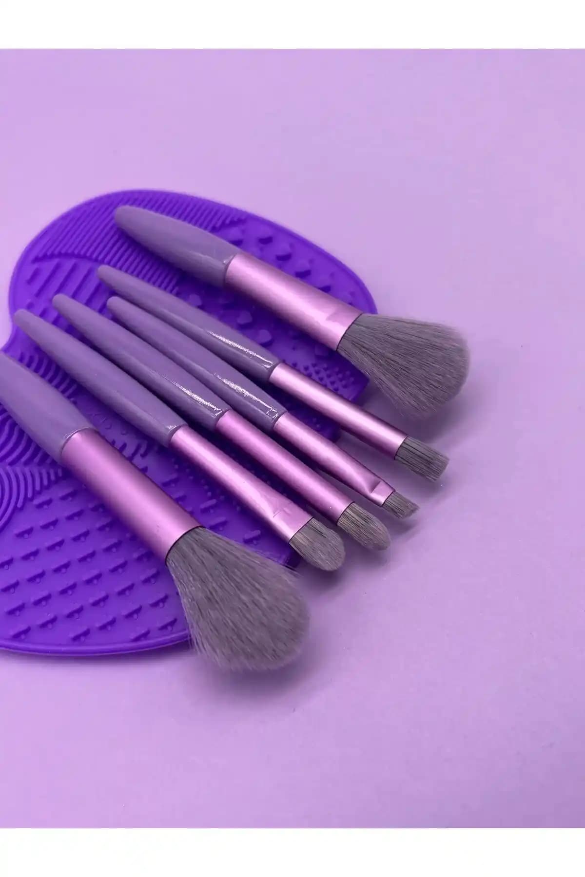 6 Parçalı Makyaj Fırça Setleri: Çok Yönlü ve Kullanışlı Profesyonel Makyaj Araçları