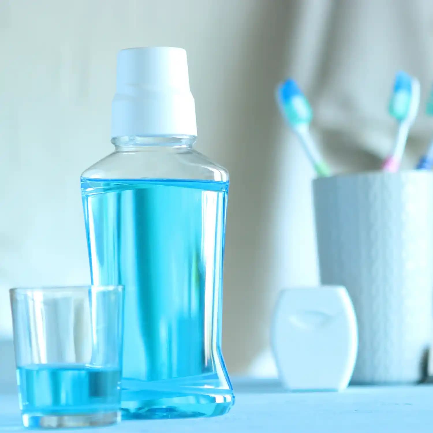 Ağız Çalkalama Suyu Kullanımında Doğru Yöntemler ve Sağlıklı Ağız Bakımı