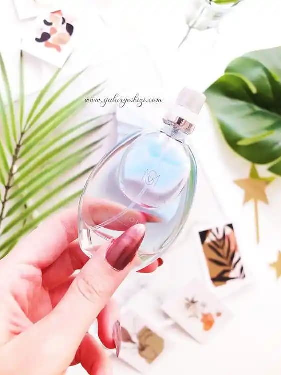 Avon Ferah Parfüm Pudra Kokusu: Günlük Kullanım İçin Temiz ve Ferah Bir Koku Deneyimi