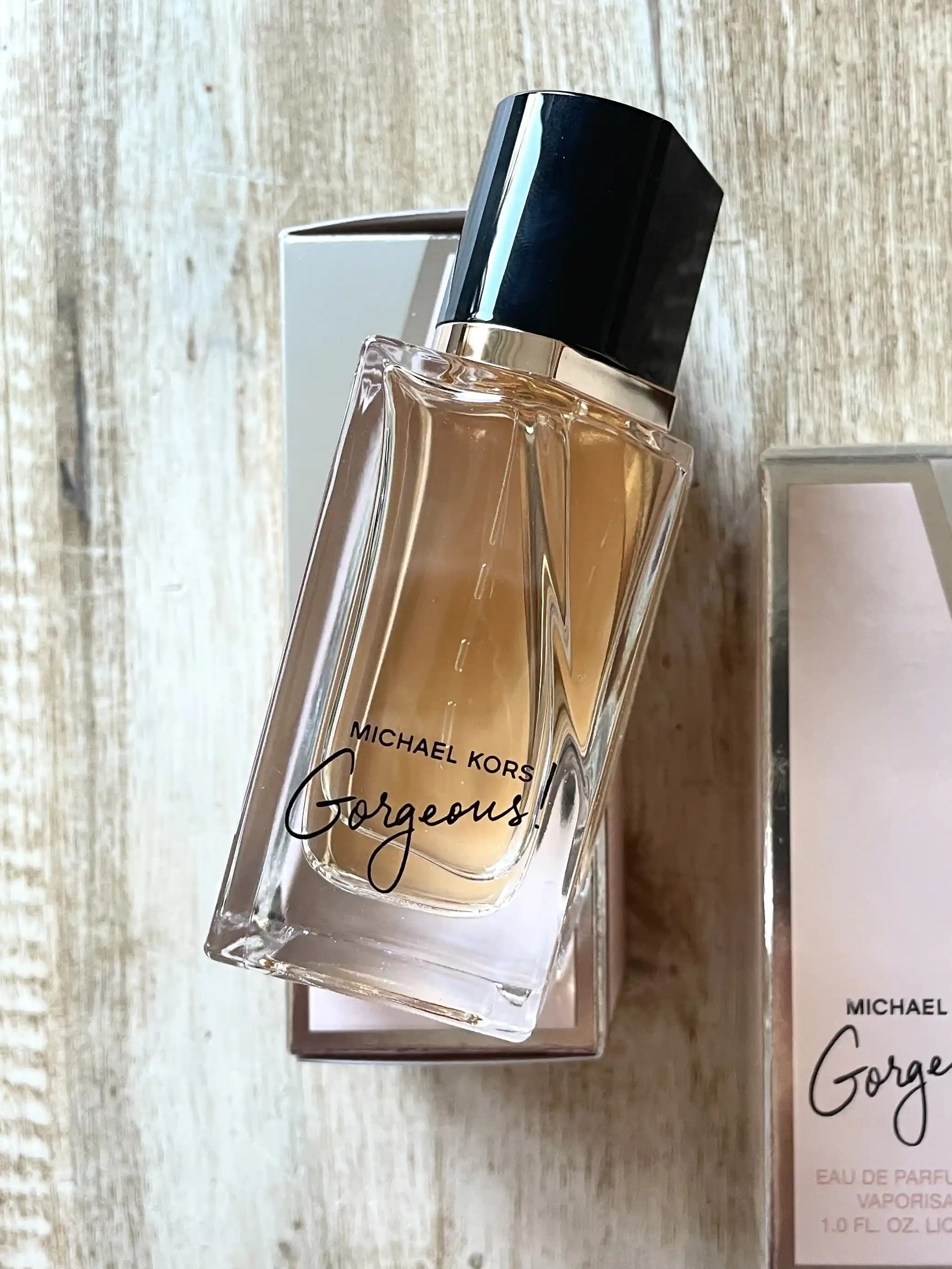 Chloe Signature ve Michael Kors Parfümleri Karşılaştırması: Özellikler ve Kullanım Tavsiyeleri