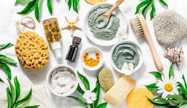 Doğal İçerikli Kozmetiklerle Sedef Bakımı: Güvenilir ve Etkili Yaklaşımlar